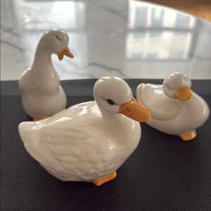 Vintage hand painted Ceramic Duck Figurines Set
Made in the USA